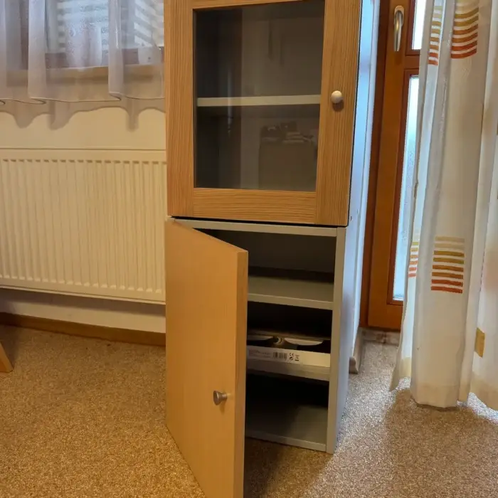 Set dřevěných skříněk (vnitřek)