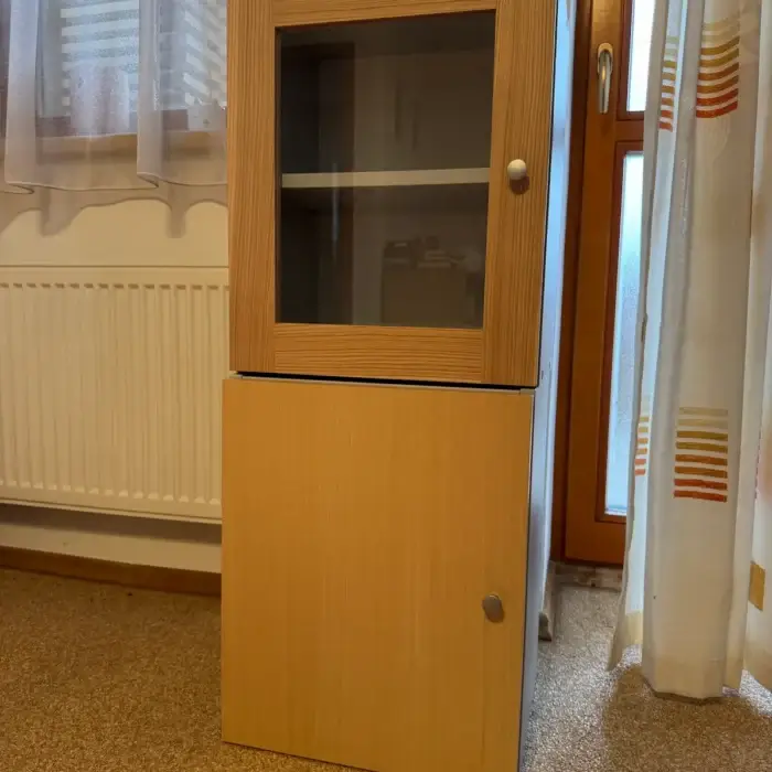 Set skříněk z truhlářství na Zbraslavi